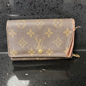 Louis Vuitton Monogram Tresor Wallet
